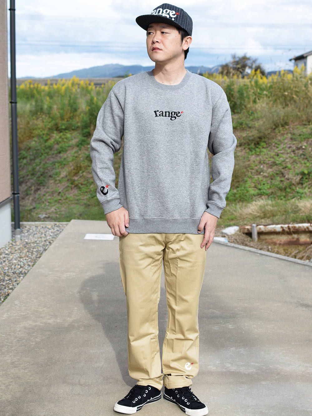 rg EMB crew sweat