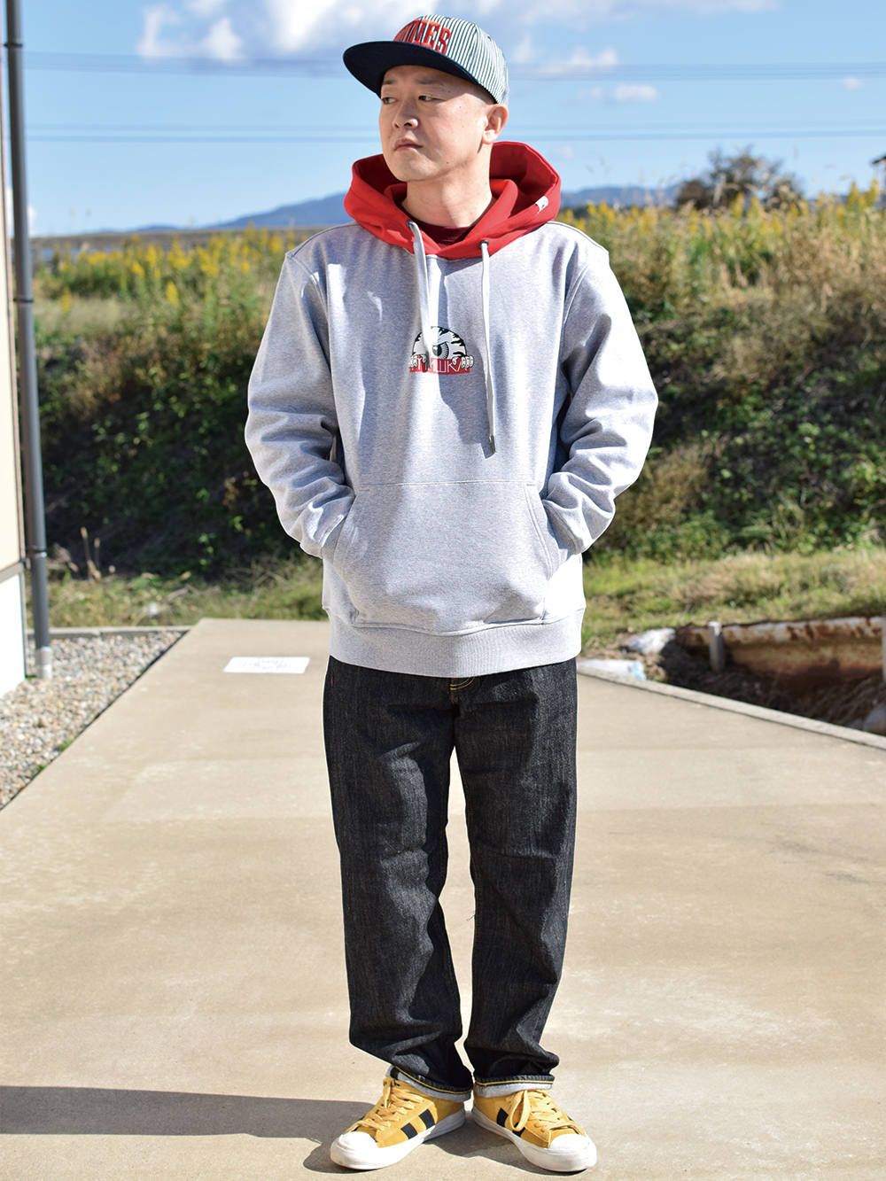 PEEPING KEEP WATCH-HOODIE