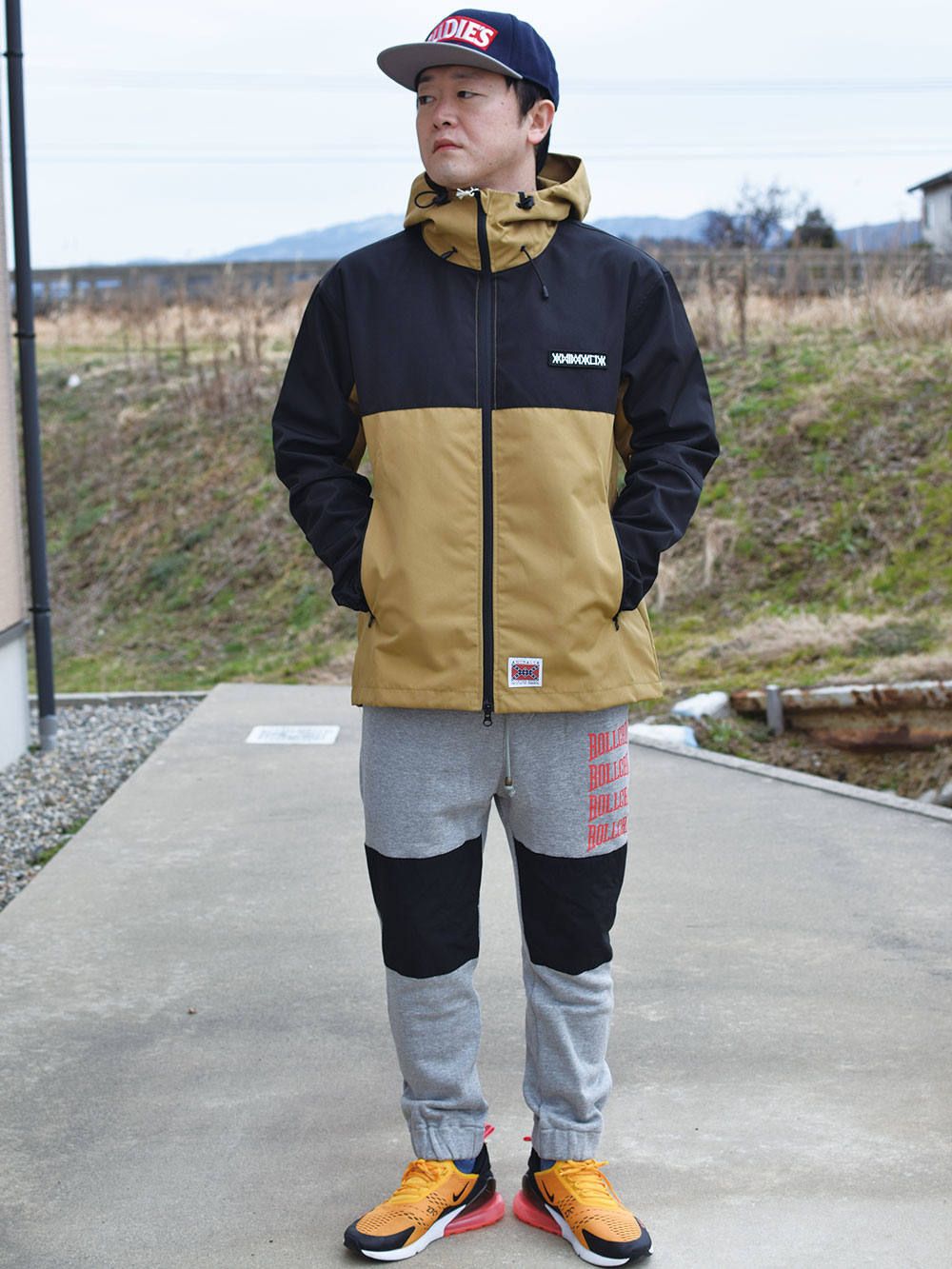 PARKA SHELL : LOGO