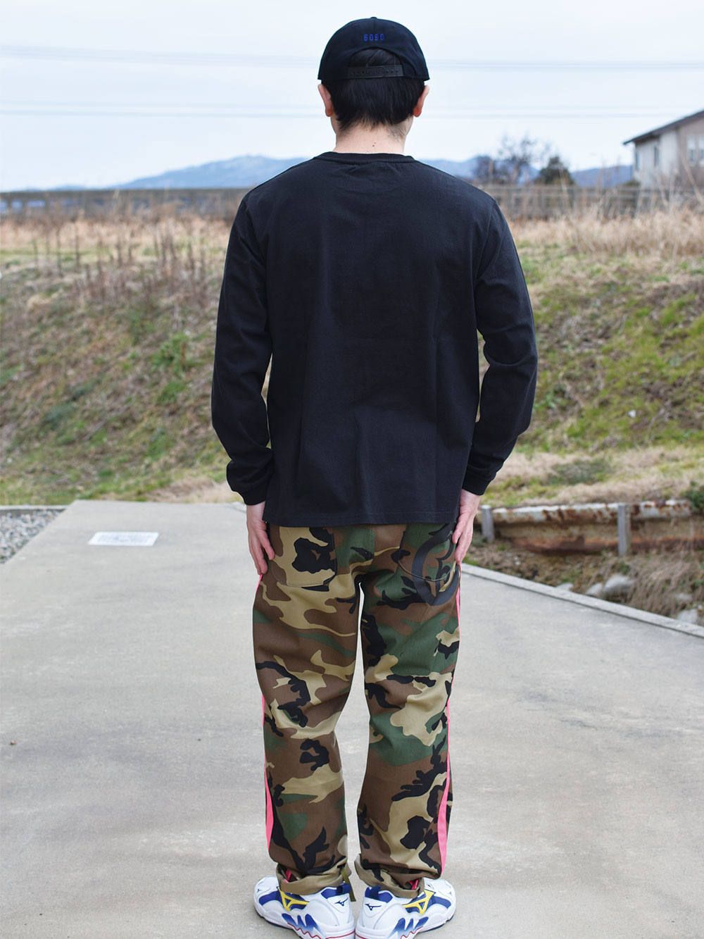 HOMETOWN POCKET L/S T-SHIRT