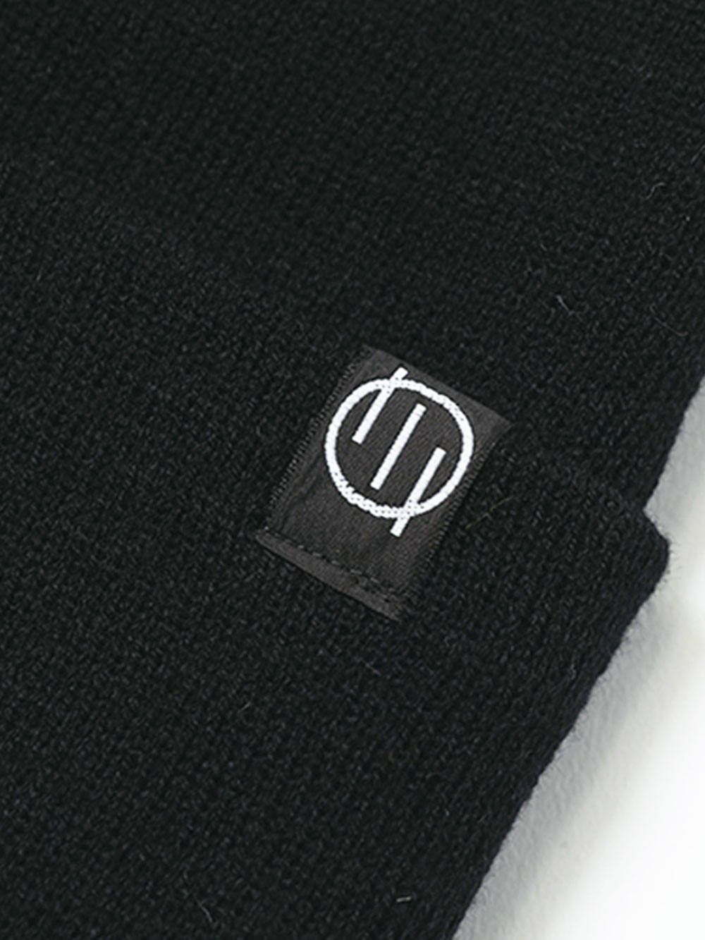QUERY -Beanie-