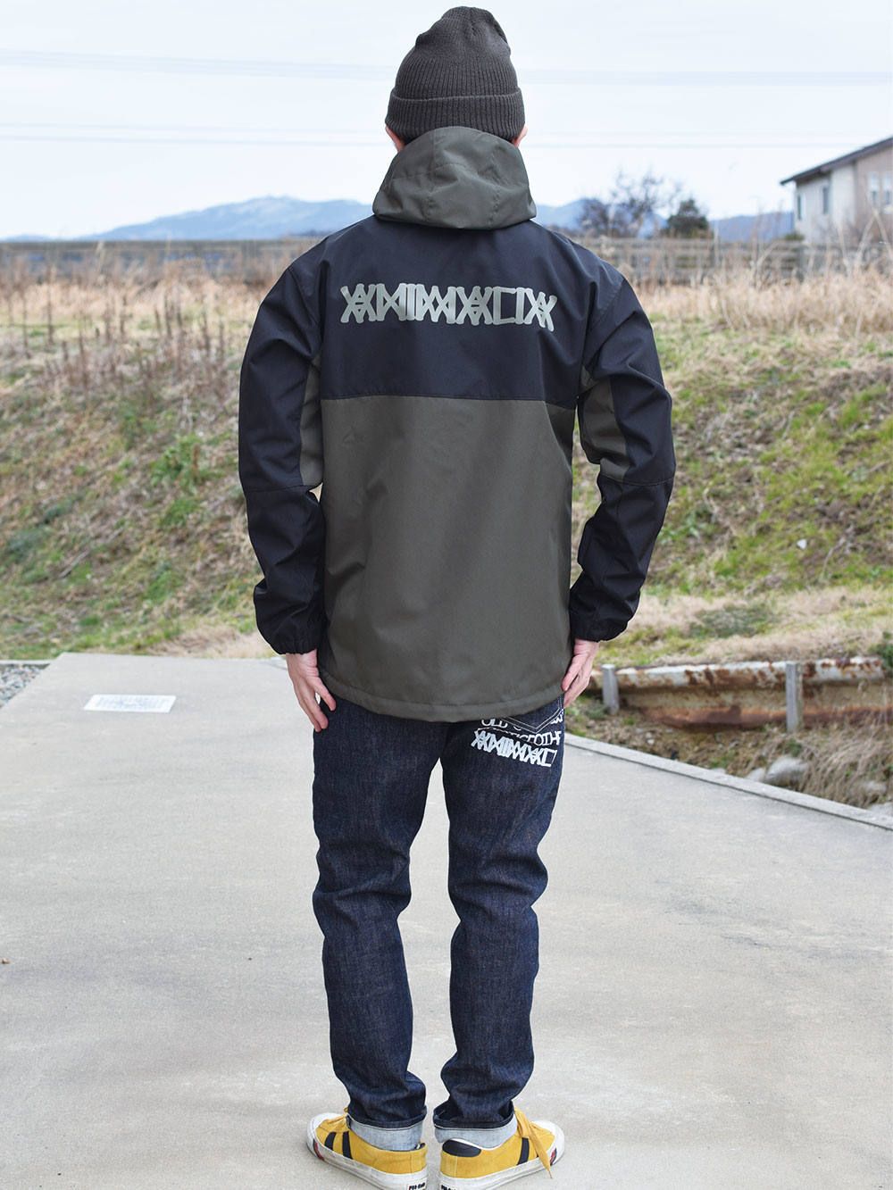 PARKA SHELL : LOGO