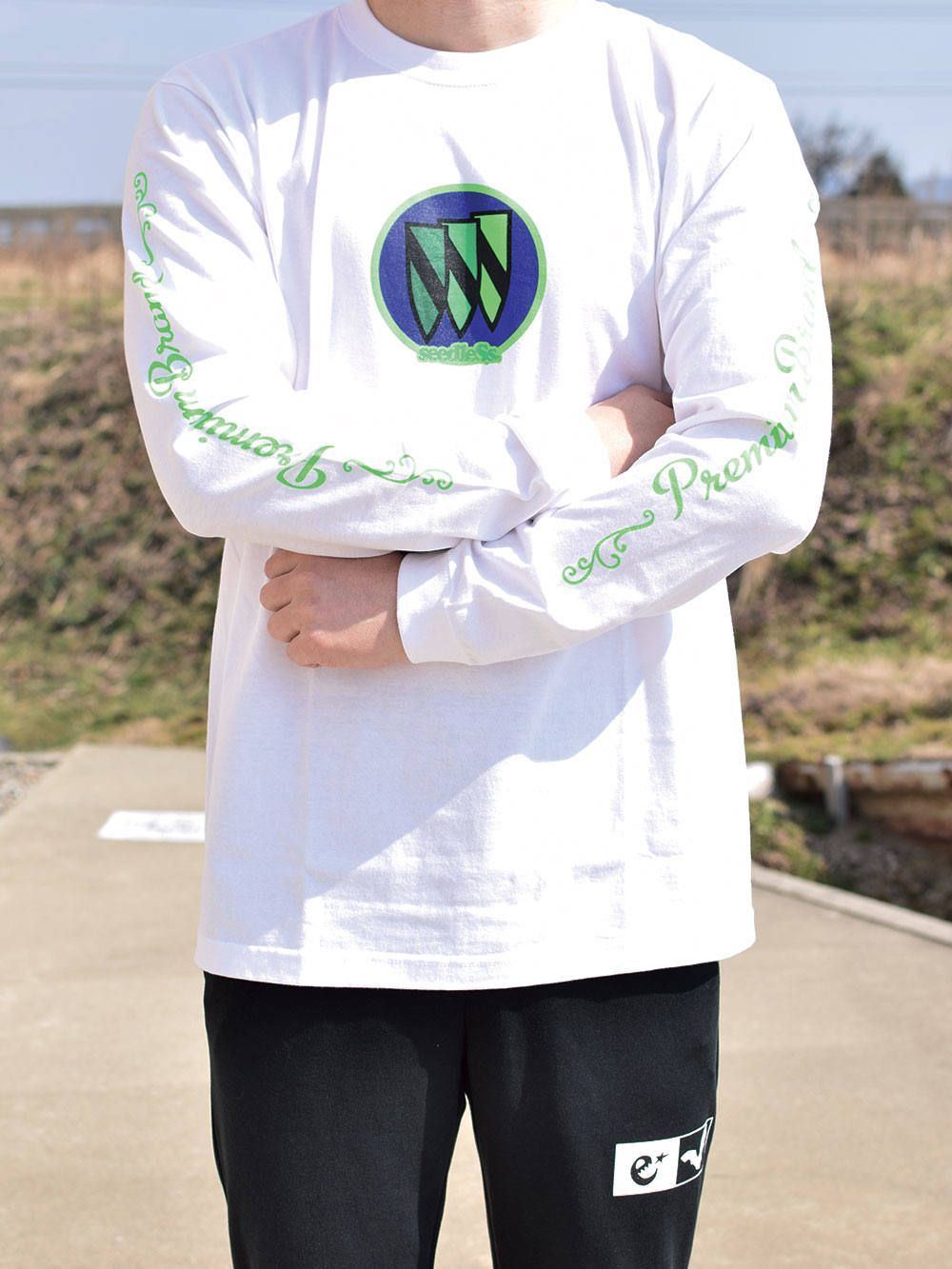 Green gradation crest L/S tee