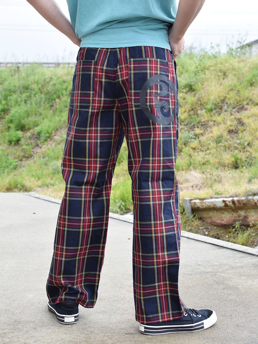 CHECK-PANTS