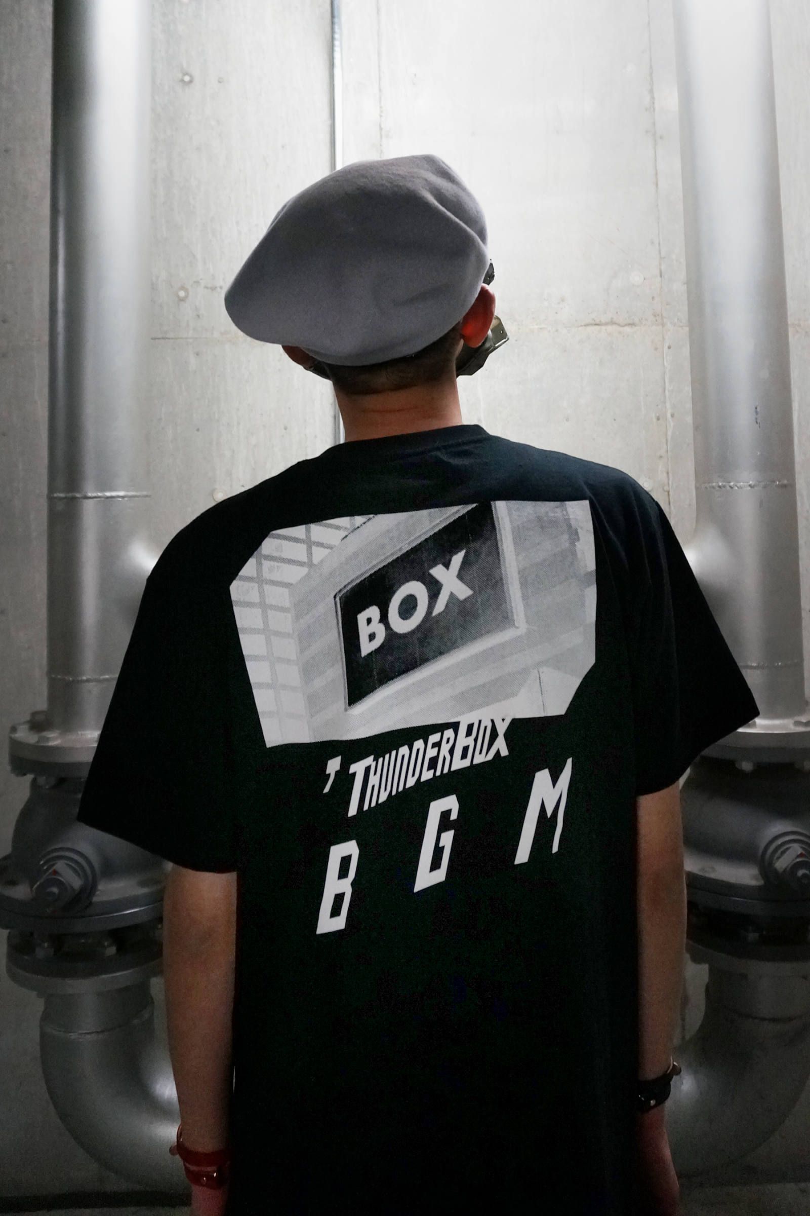 BOX GOES MAD-TEE