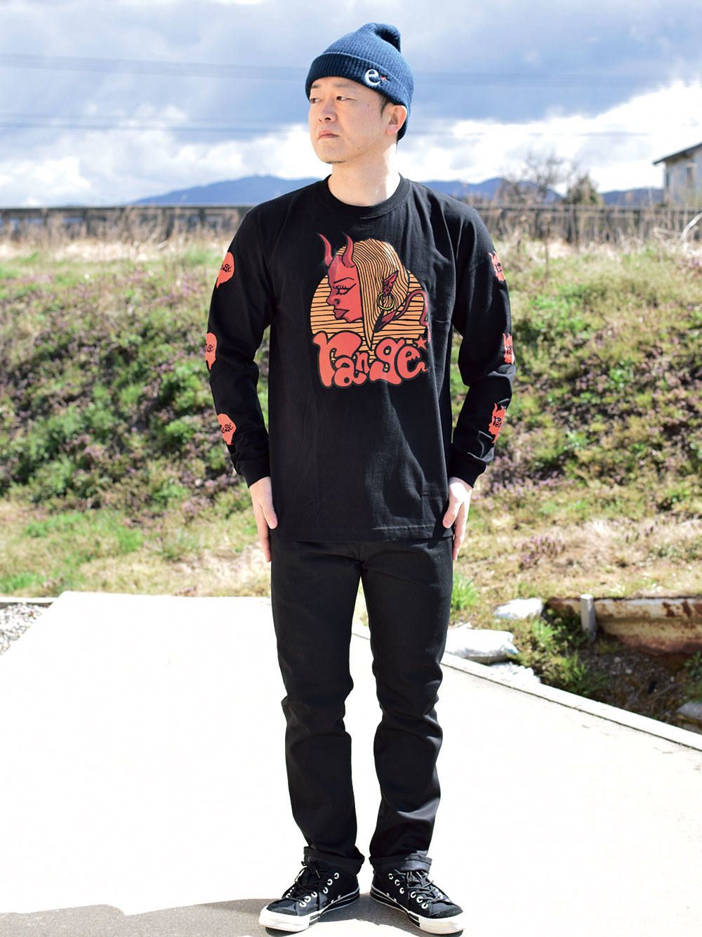 range devil girl L/S tee
