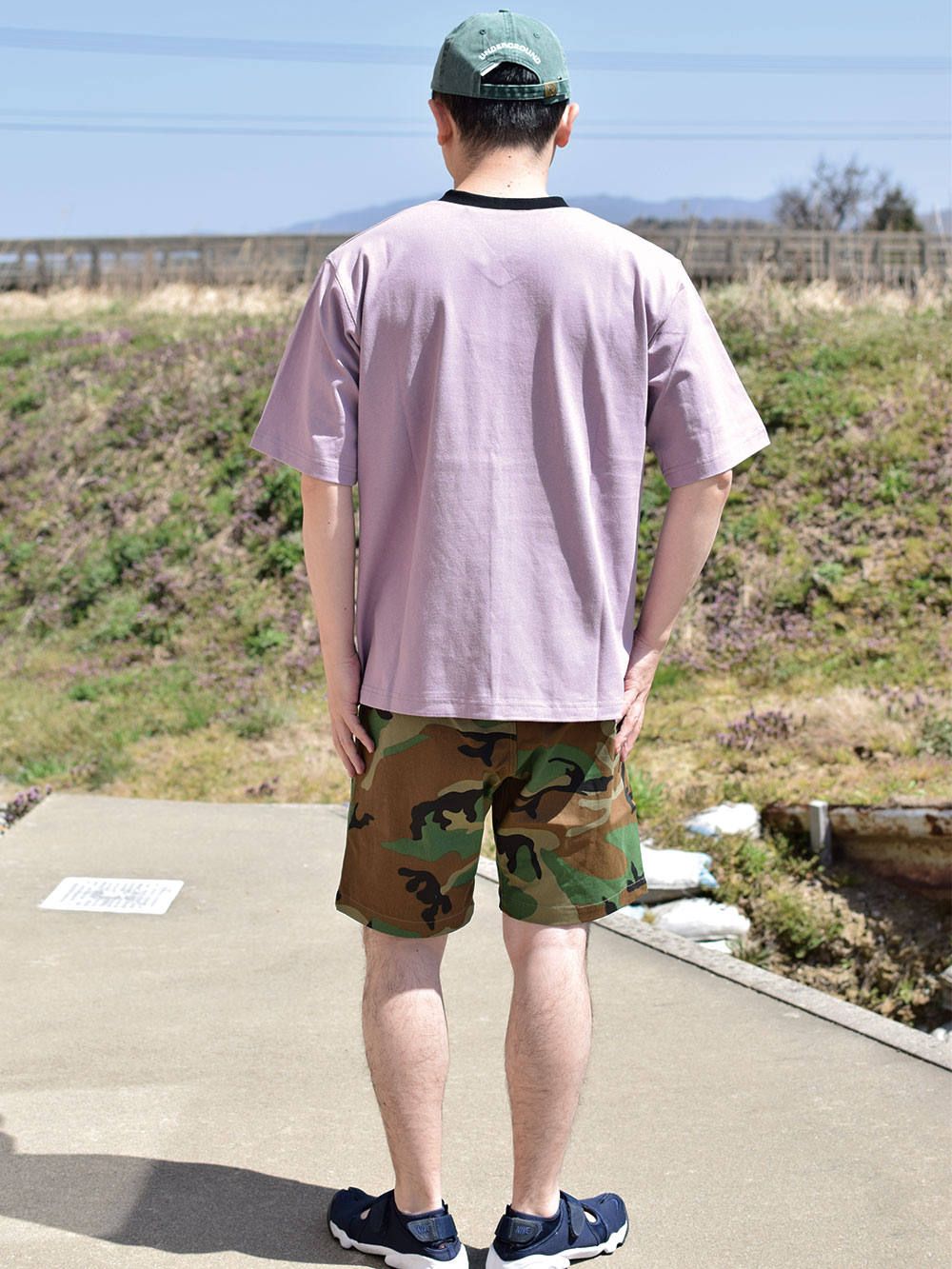 PHAT VNECK CUT-SEW