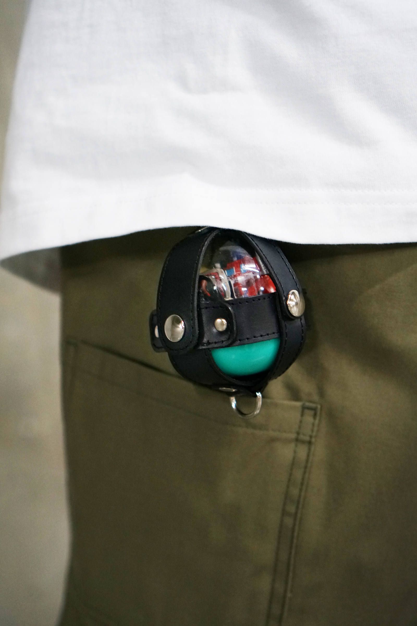 GACHA CAPSULE-HOLDER