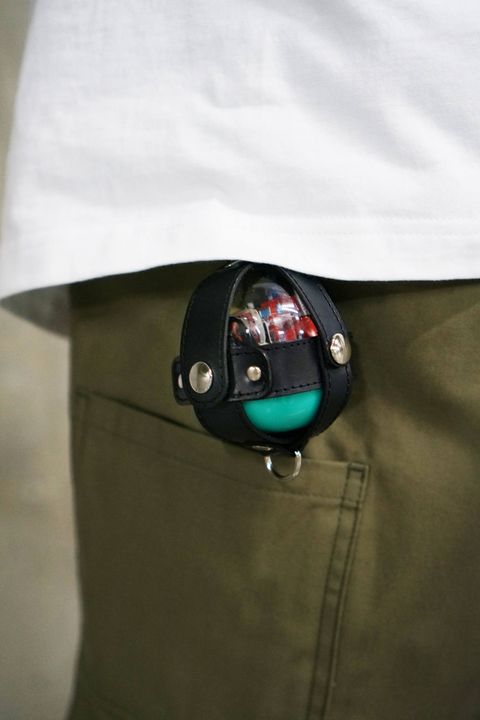 GACHA CAPSULE-HOLDER