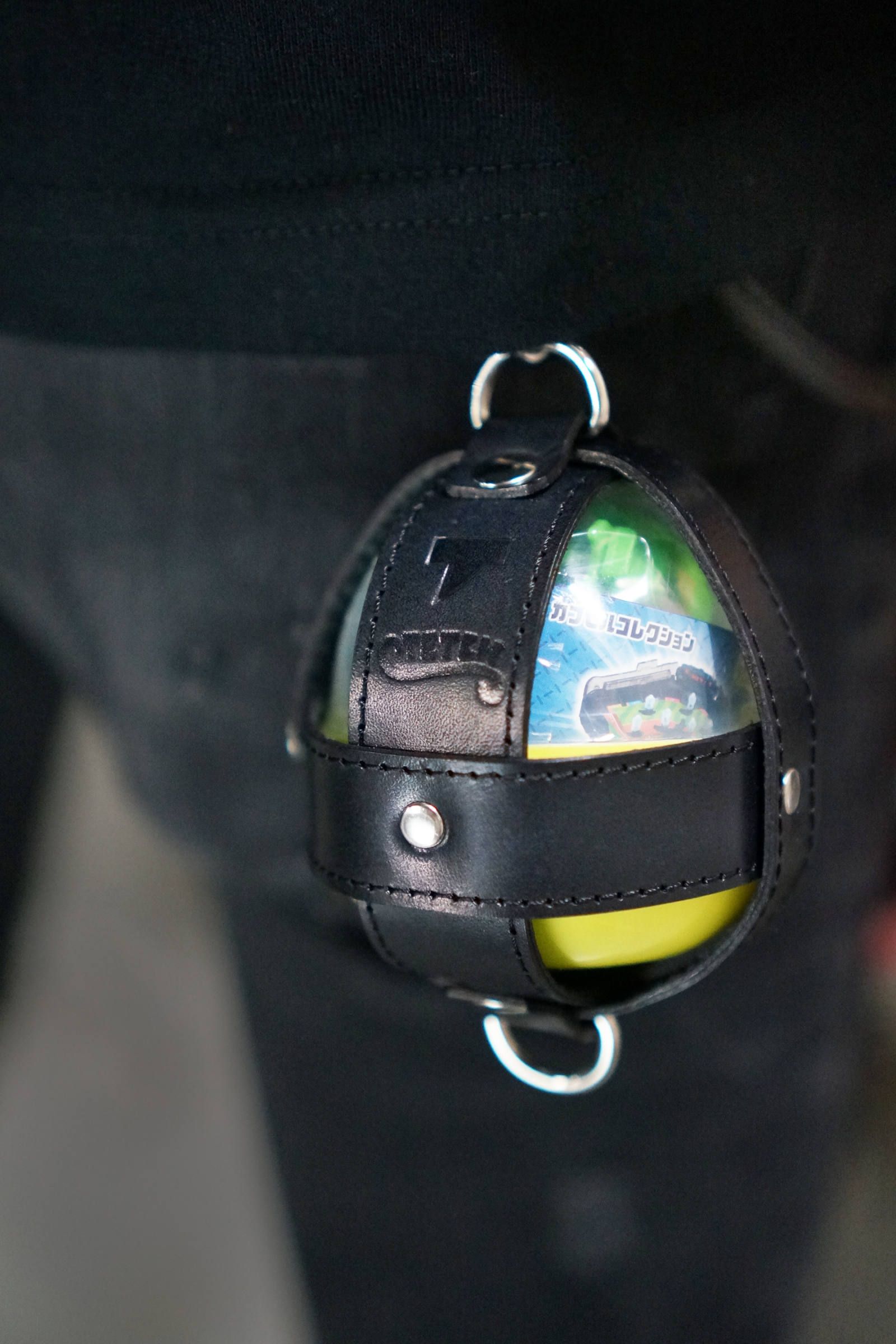 GACHA CAPSULE-HOLDER