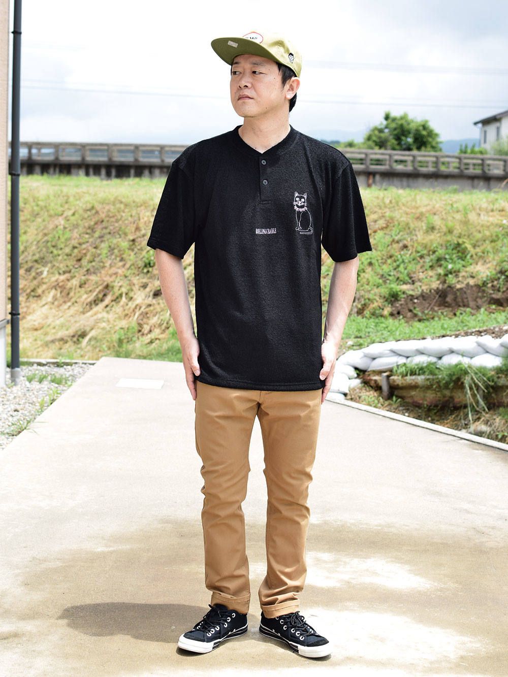 HENLEY NECK-TEE