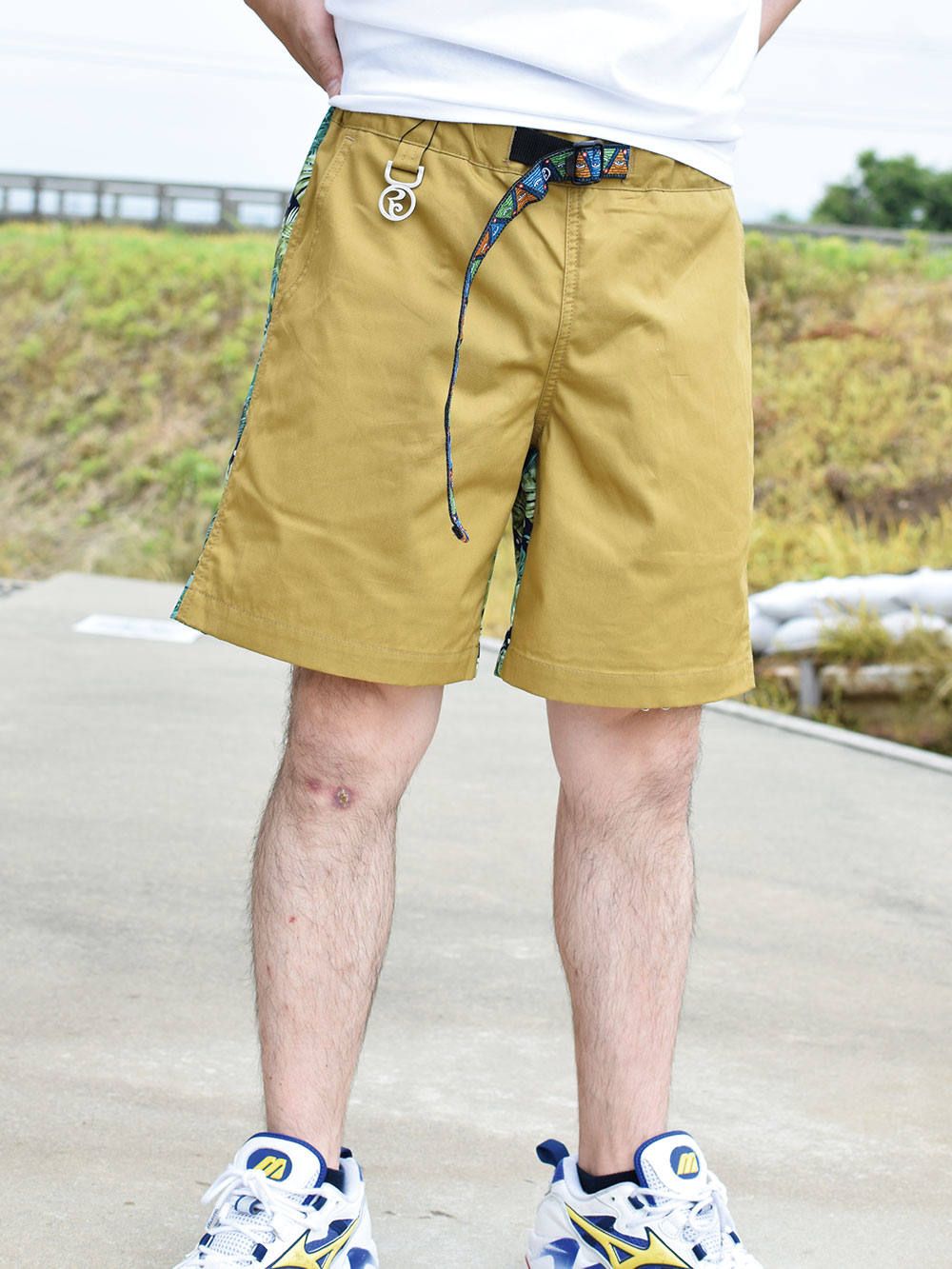 LEAF-SHORTS