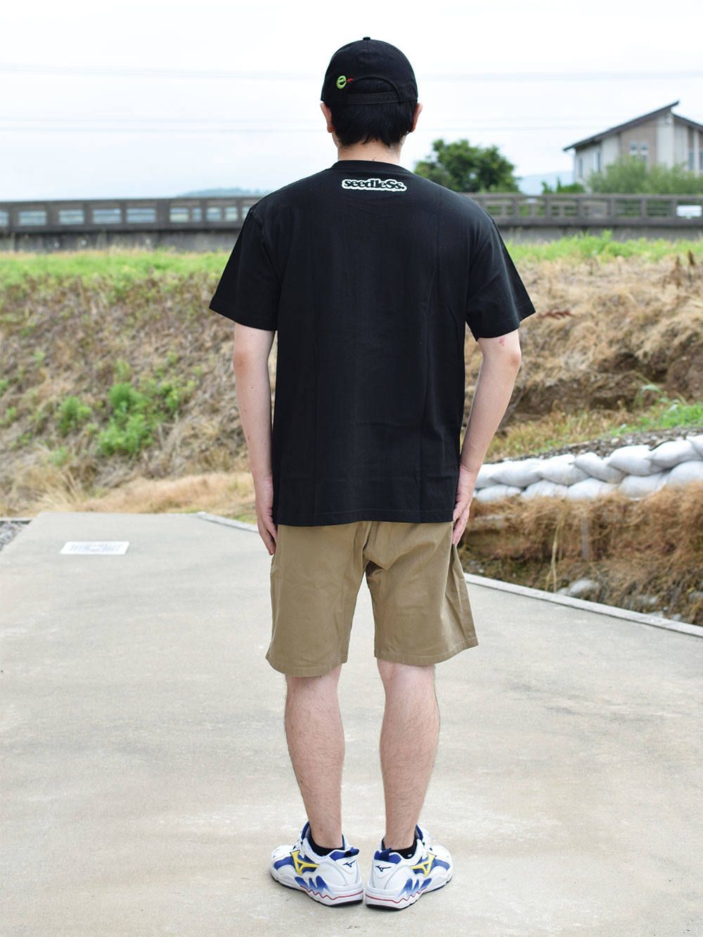 big pocket s-dot s/s tee