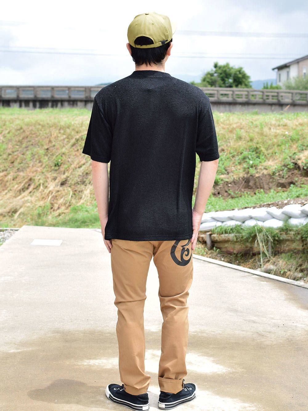 HENLEY NECK-TEE