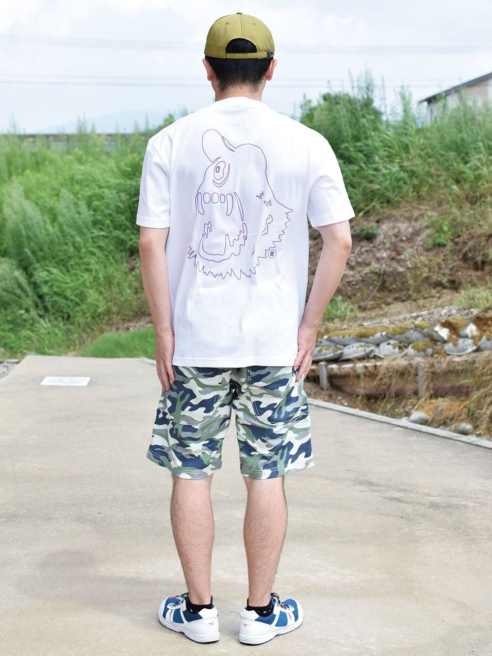 SHOUT-TEE