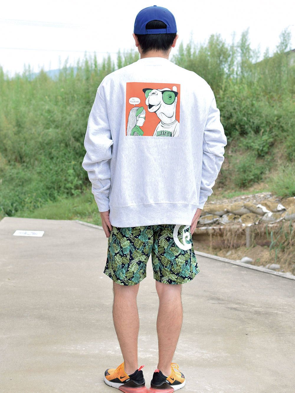WONDER LAND-SWEAT