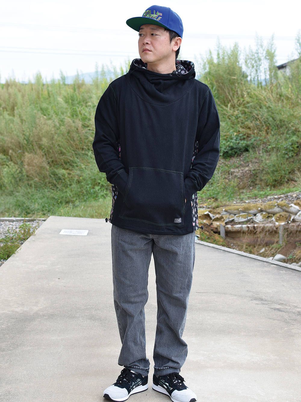 LOOSE-HOODIE