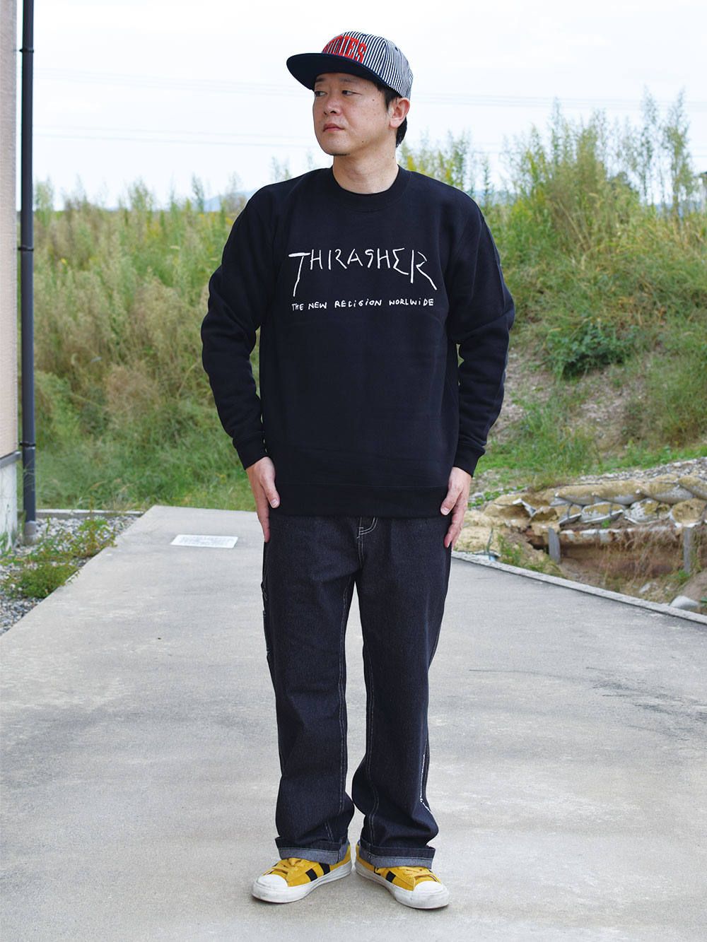 THRASHER - New Religion Worldwide CREW SWEAT | DOLL