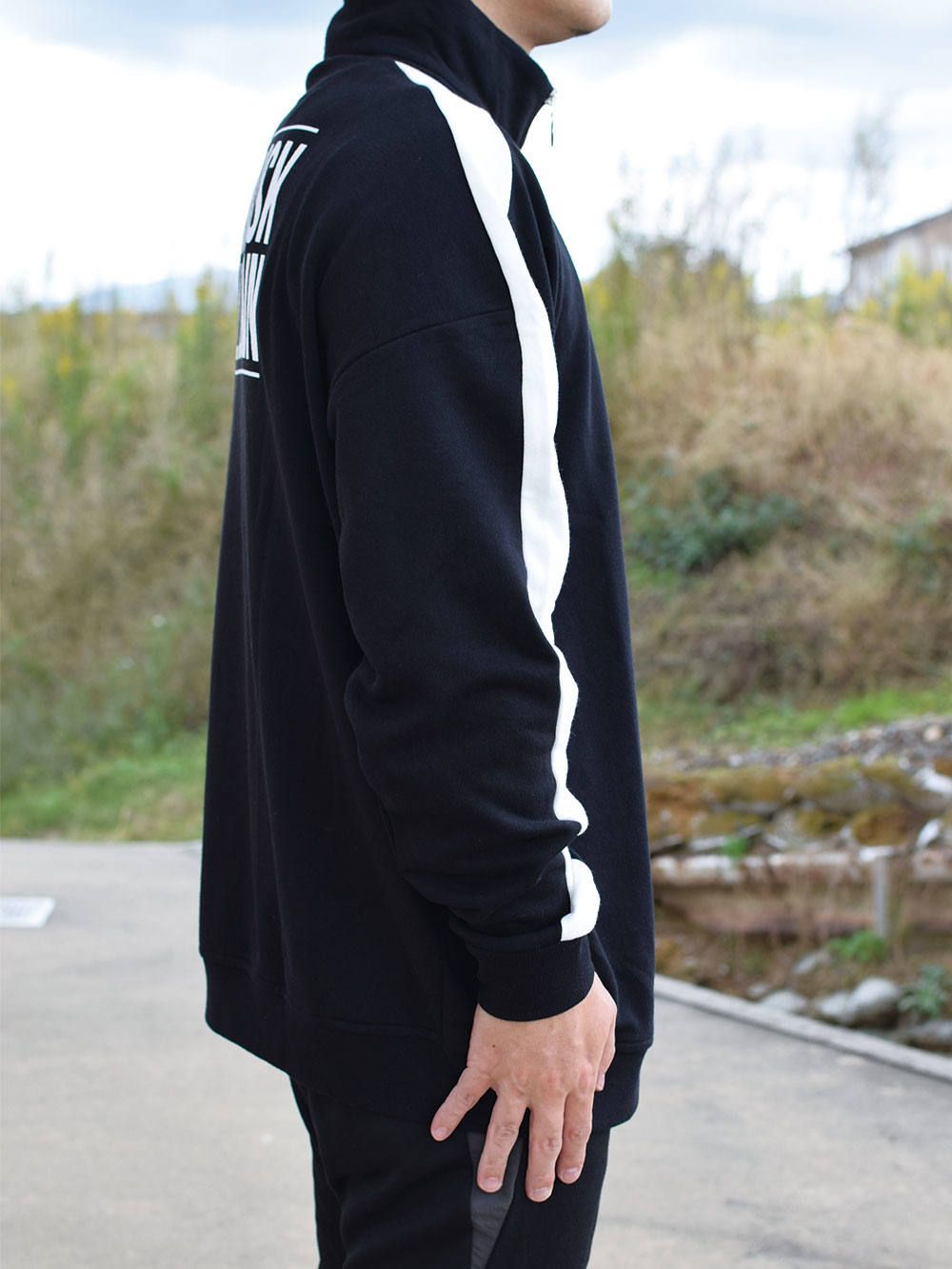 rg stand half zip crew