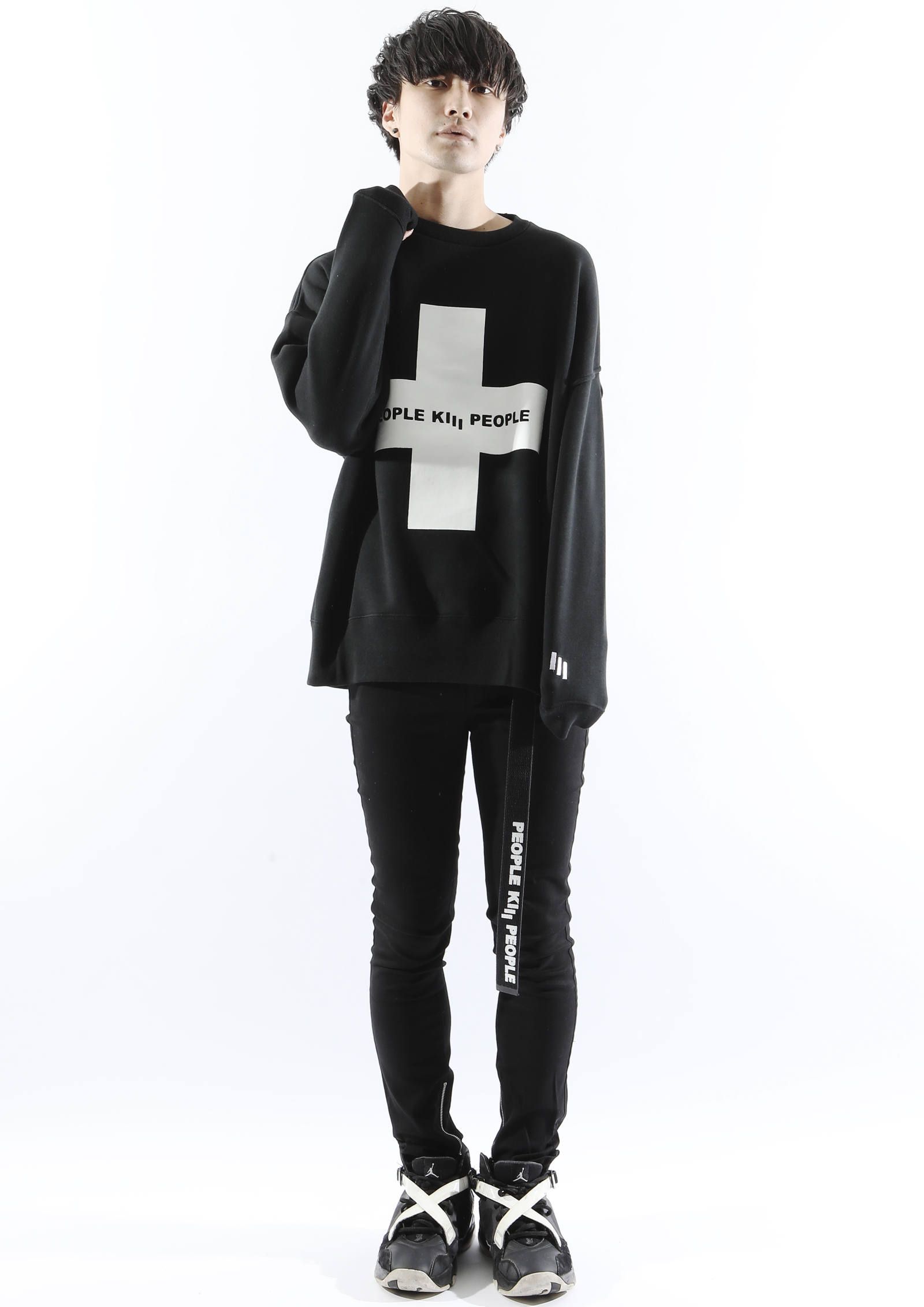 CROSS -Loose Crew Sweat-