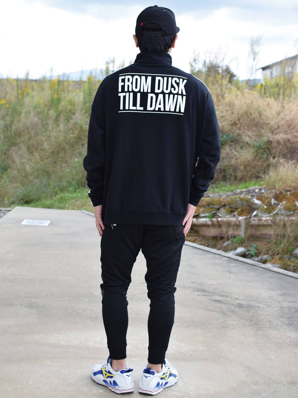 rg stand half zip crew