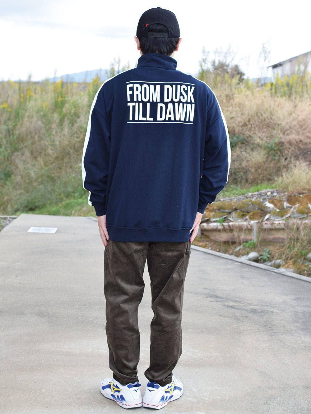 rg stand half zip crew