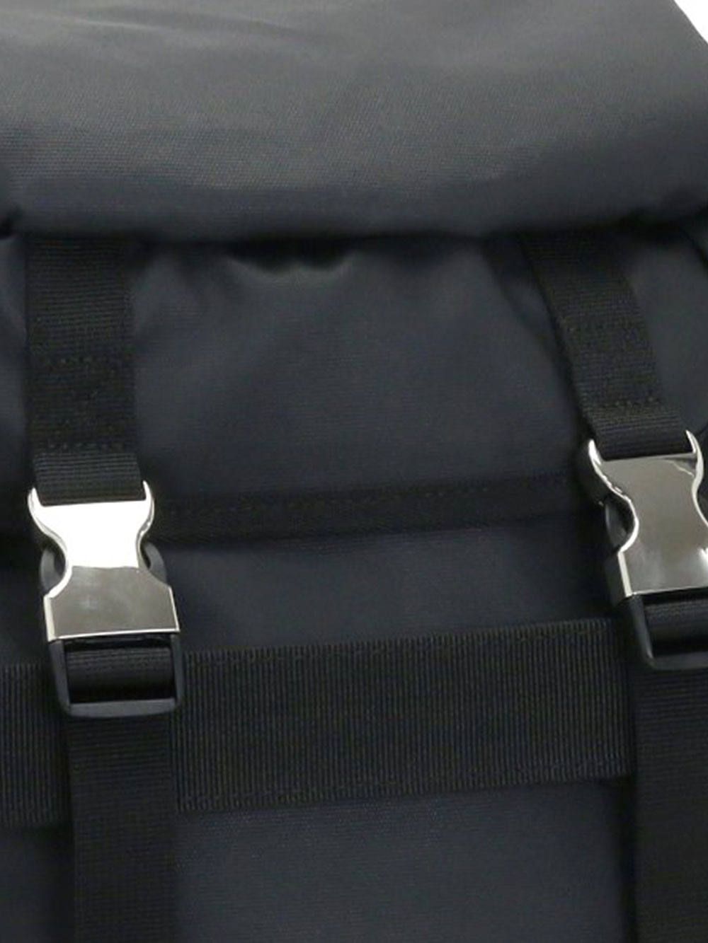 メタルバックルかぶせリュック