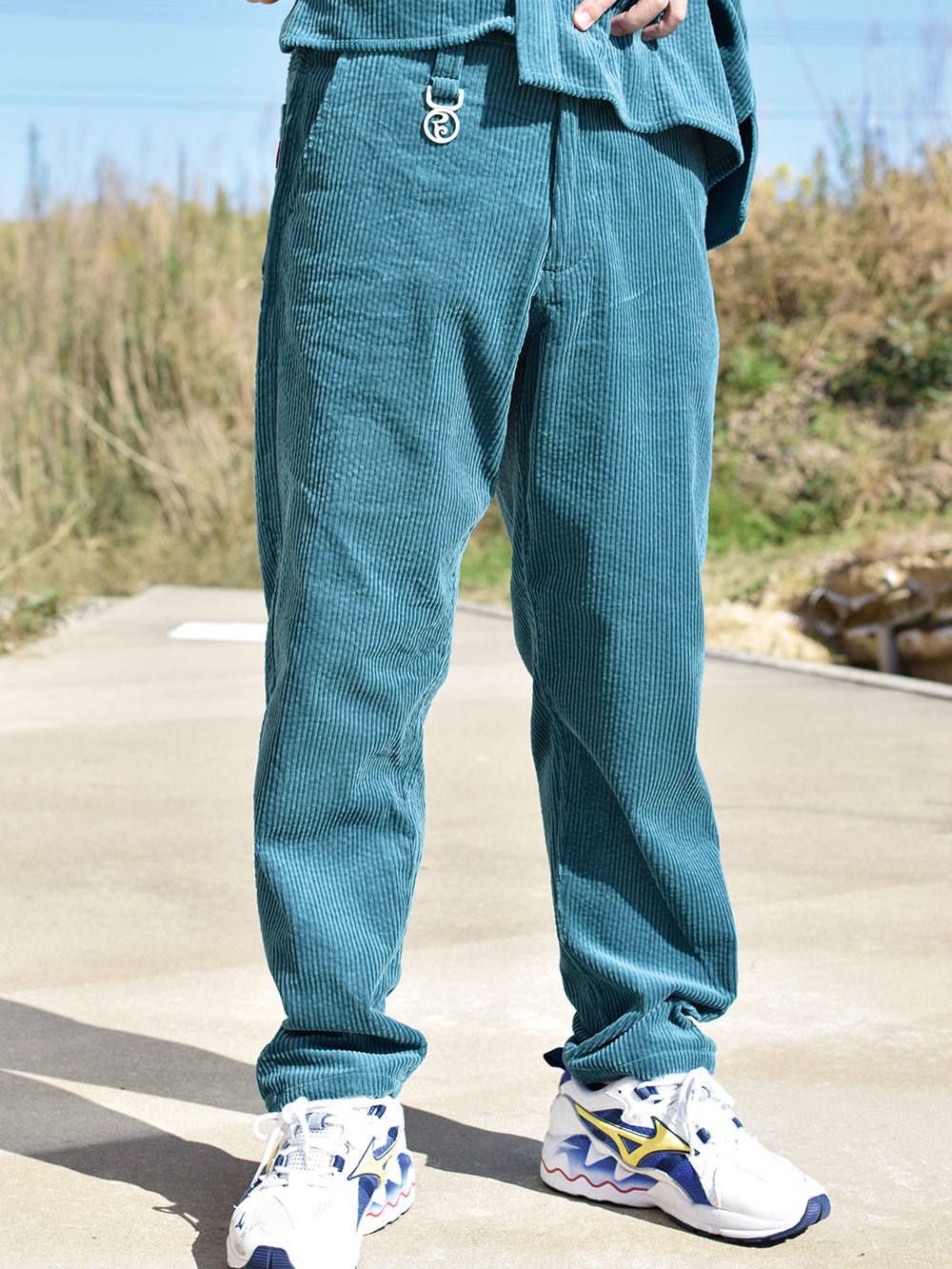 TAPERED CORDUROY-PANTS