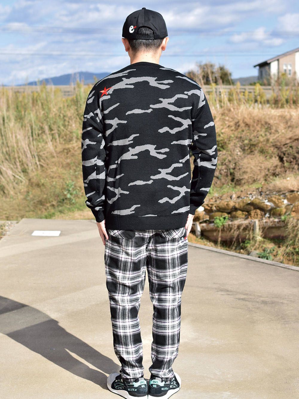 rg camo crew sweater
