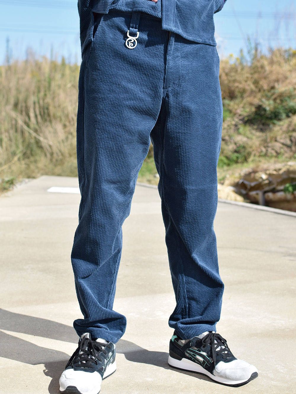 TAPERED CORDUROY-PANTS