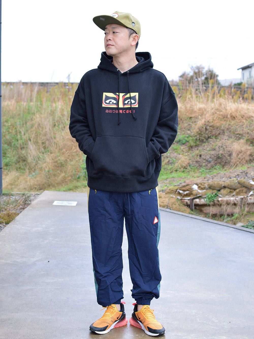 あいつが見てるぞ BIG パーカ