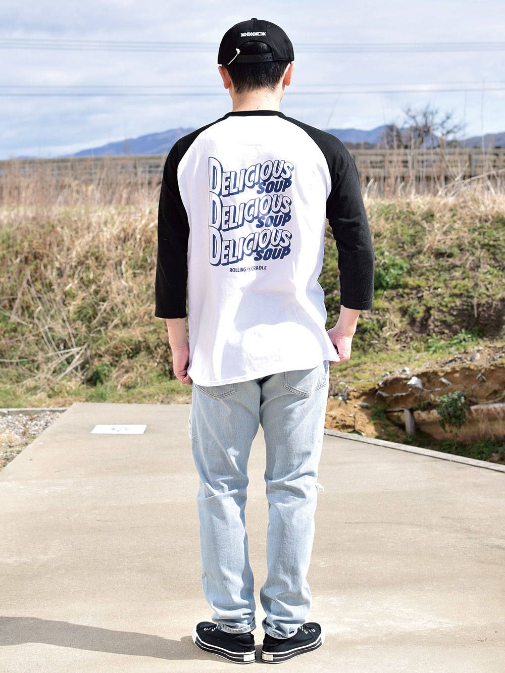 DELICIOUS RAGLAN-SLEEVE