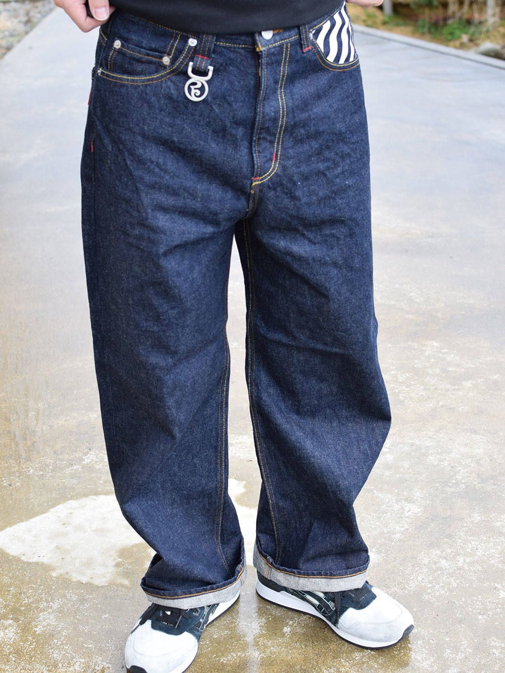 THUNDER GATE WIDE-DENIM