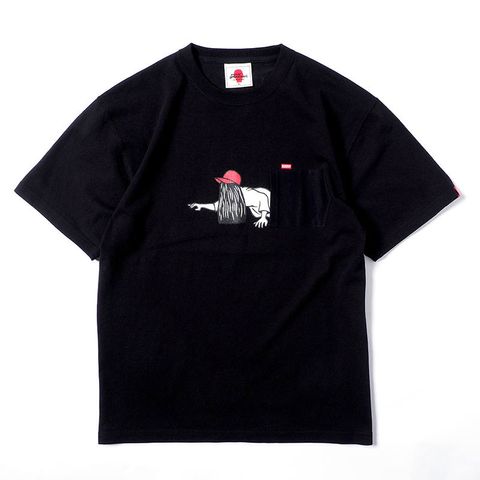 ポケットから女TEE