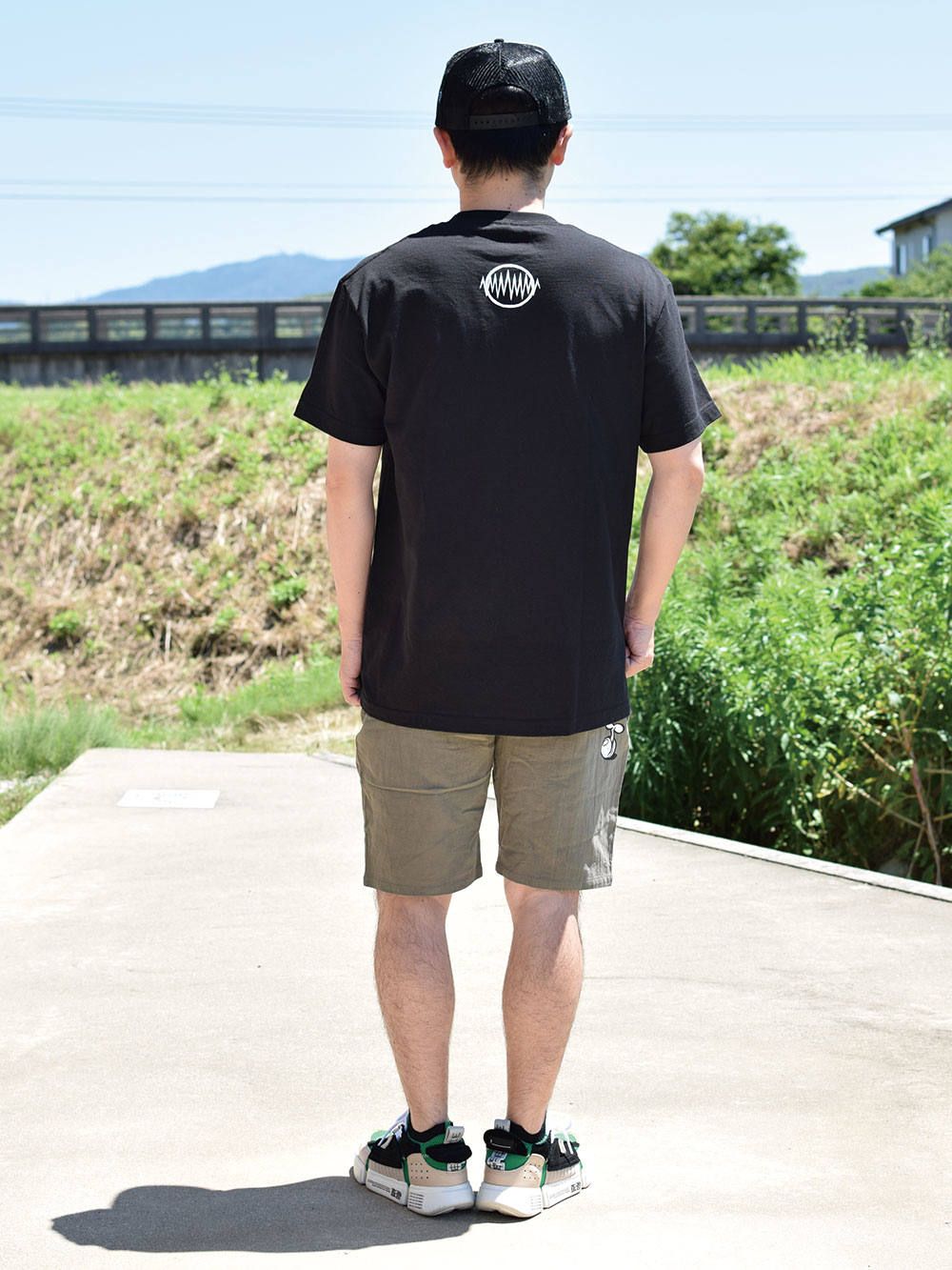 THE BEACH tee