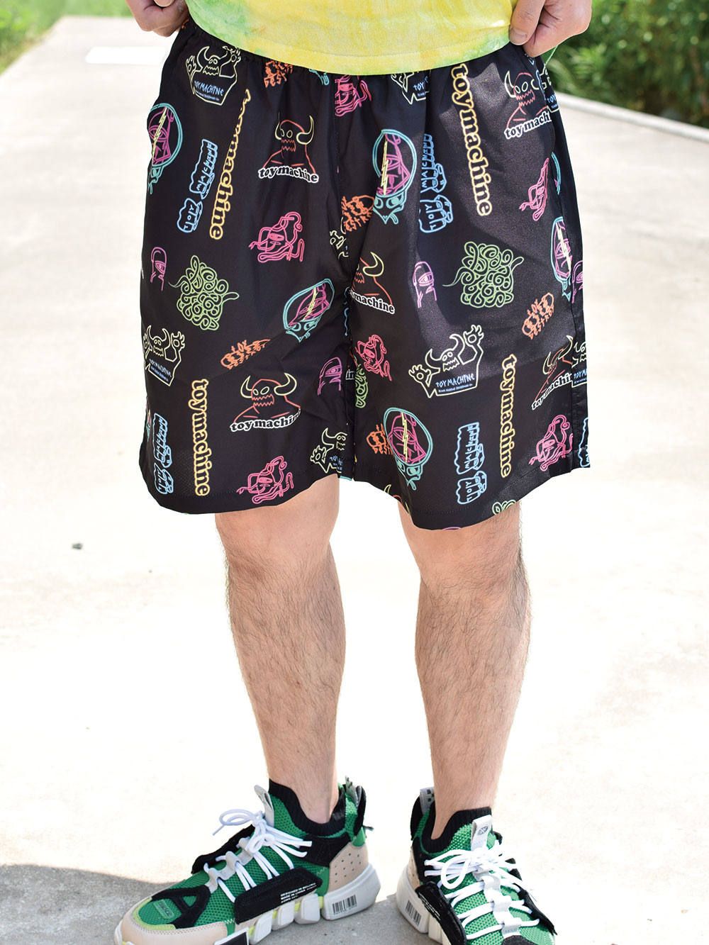 NEON PRINT SHORT-PANTS