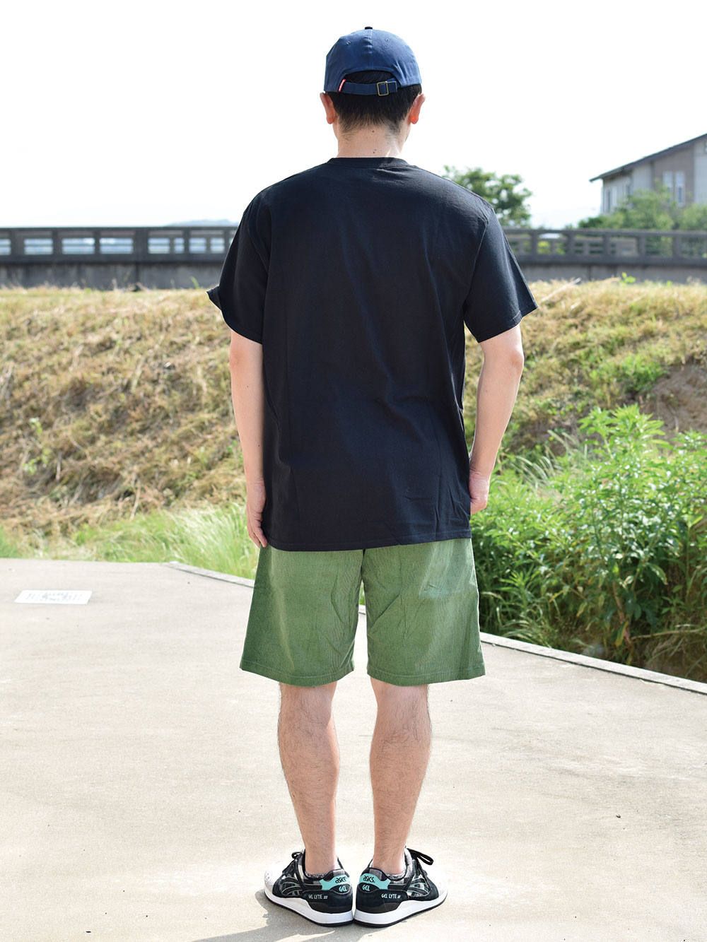 CHILLAXING CORDUROY-SHORTS