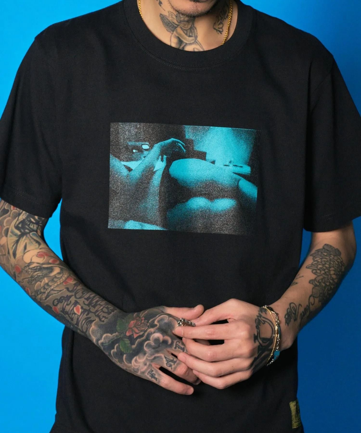 intimate room tee