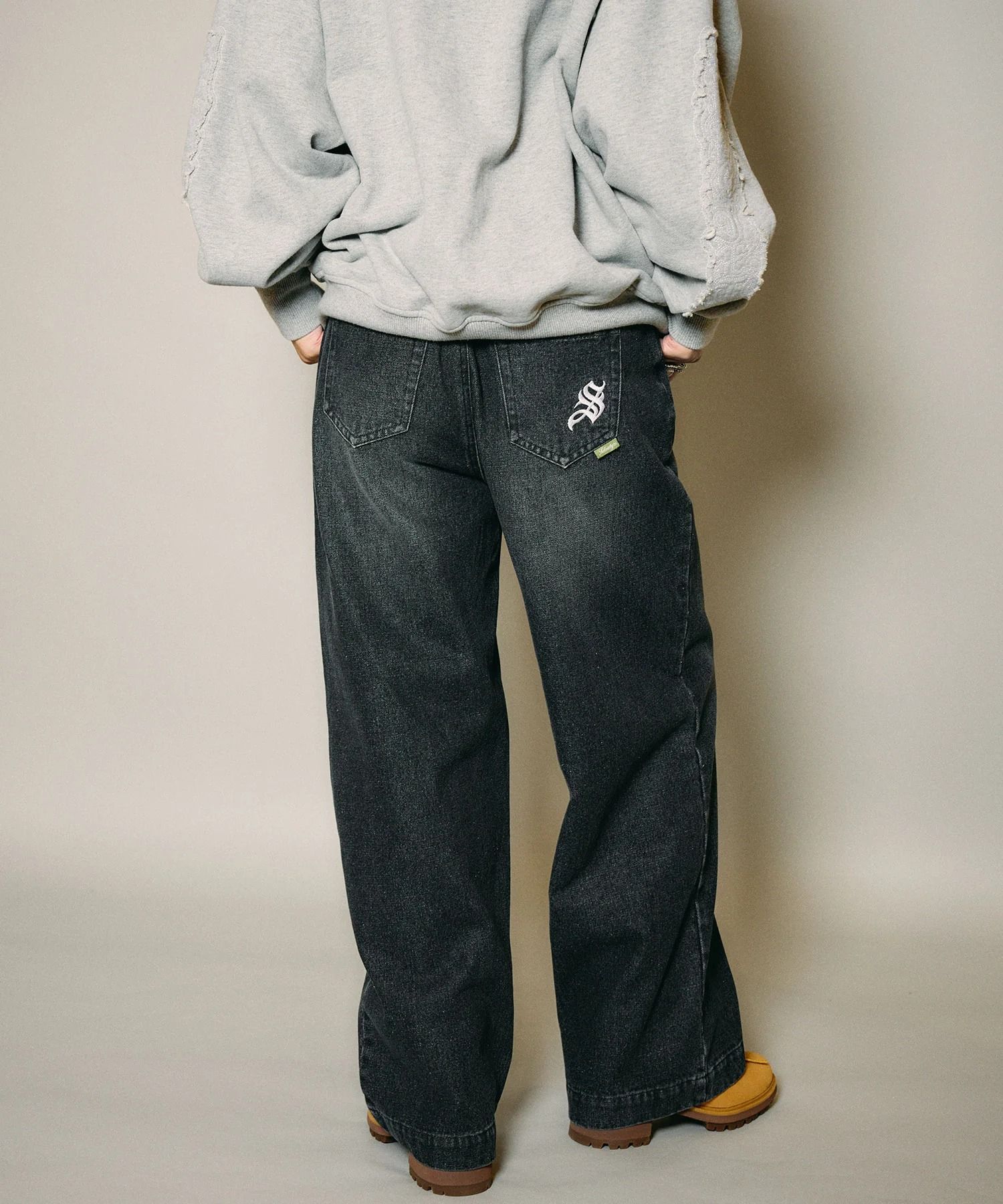 Essential denim pants