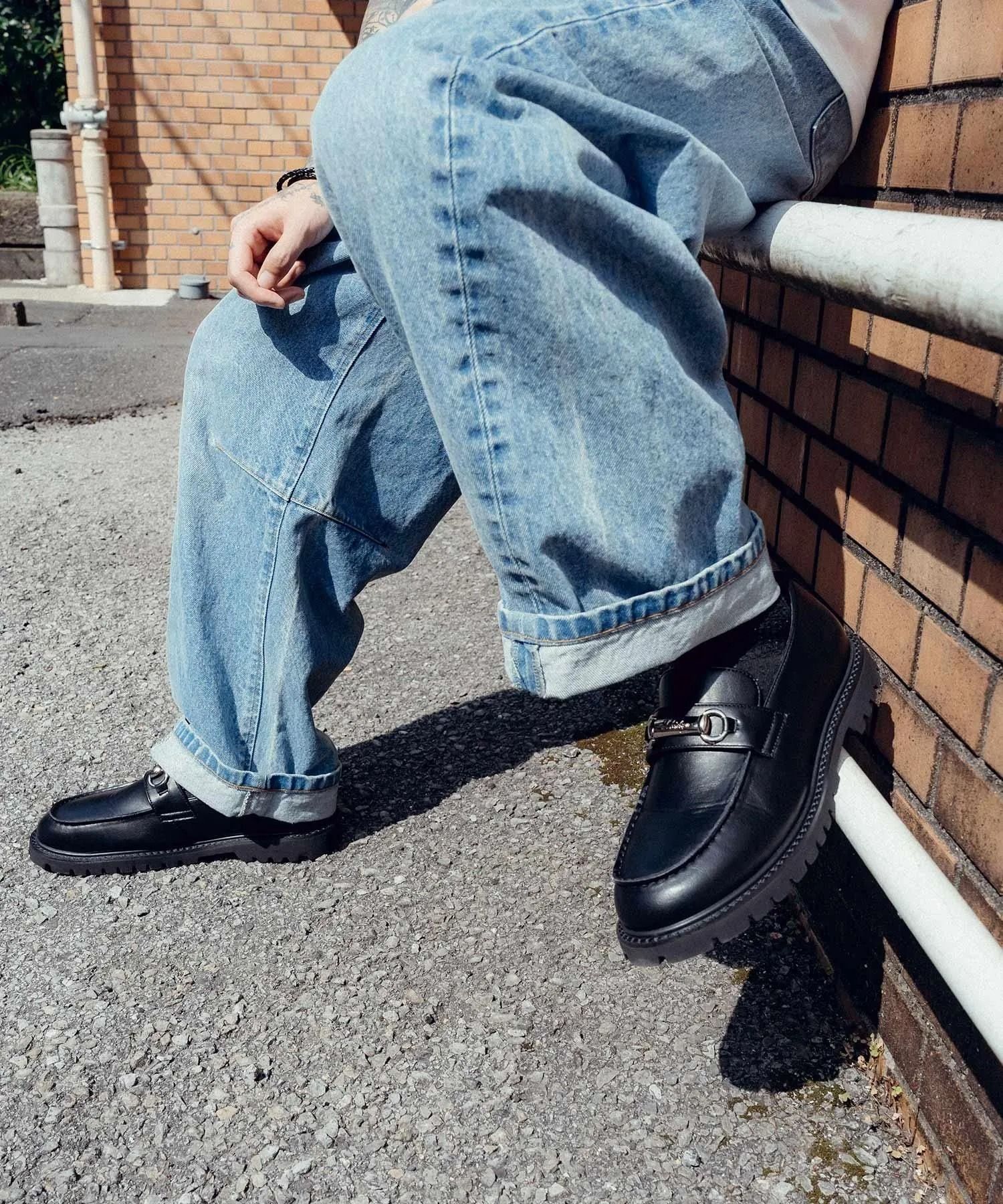 Metal plate loafers