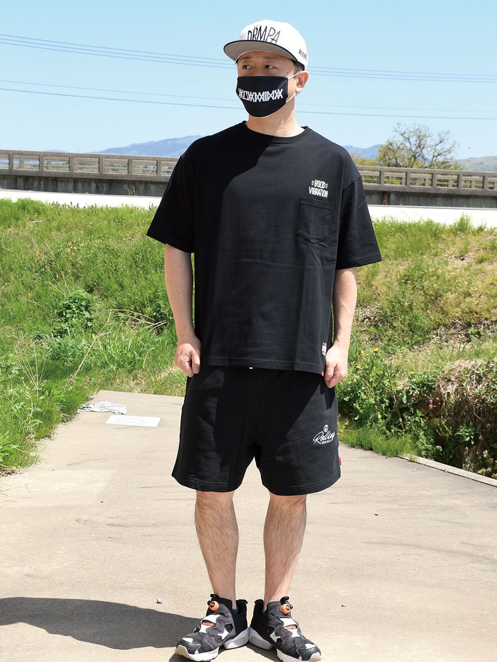 RUDIE'S x CRAYON SHINCHAN PEACE PKT-T