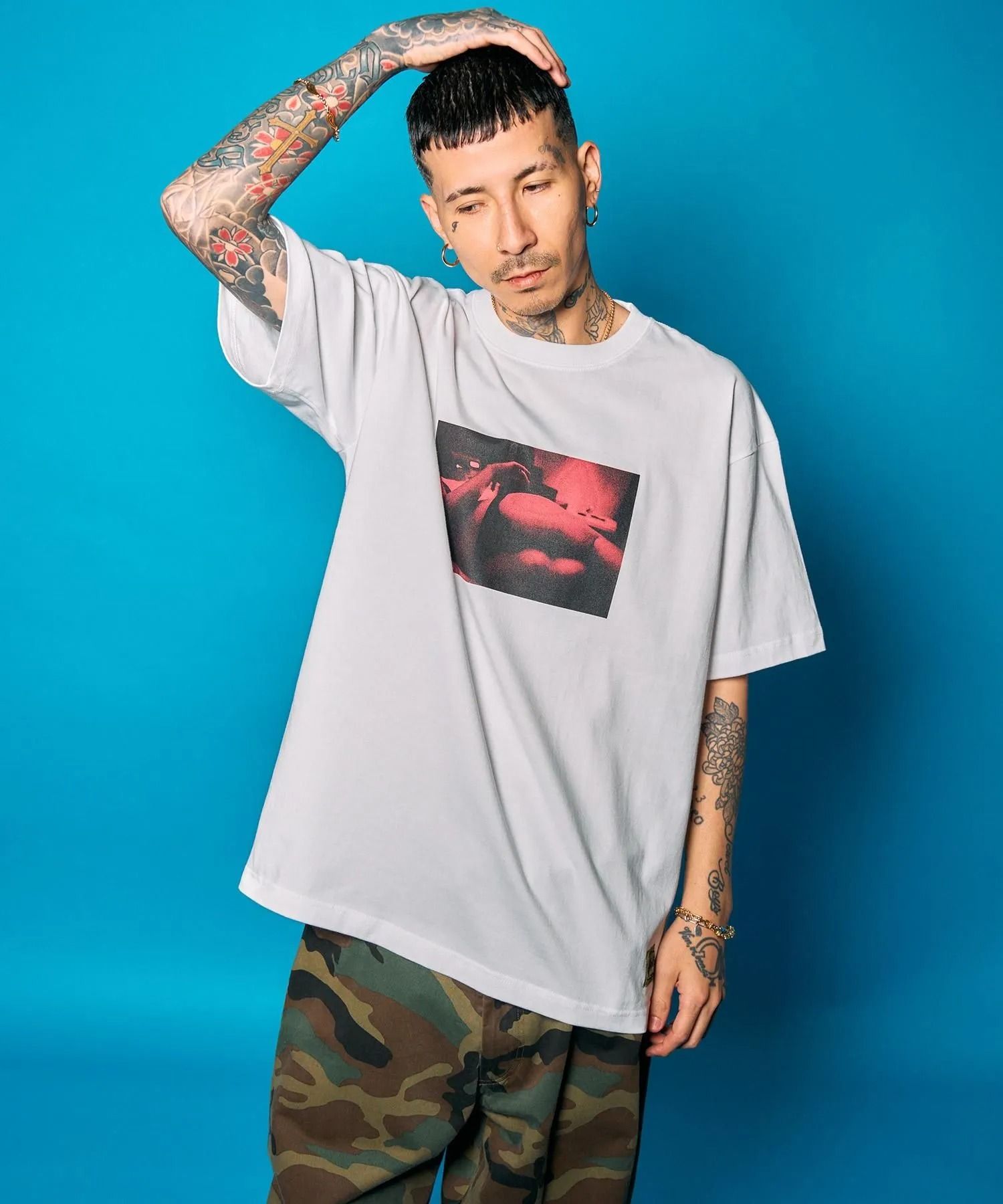 intimate room tee