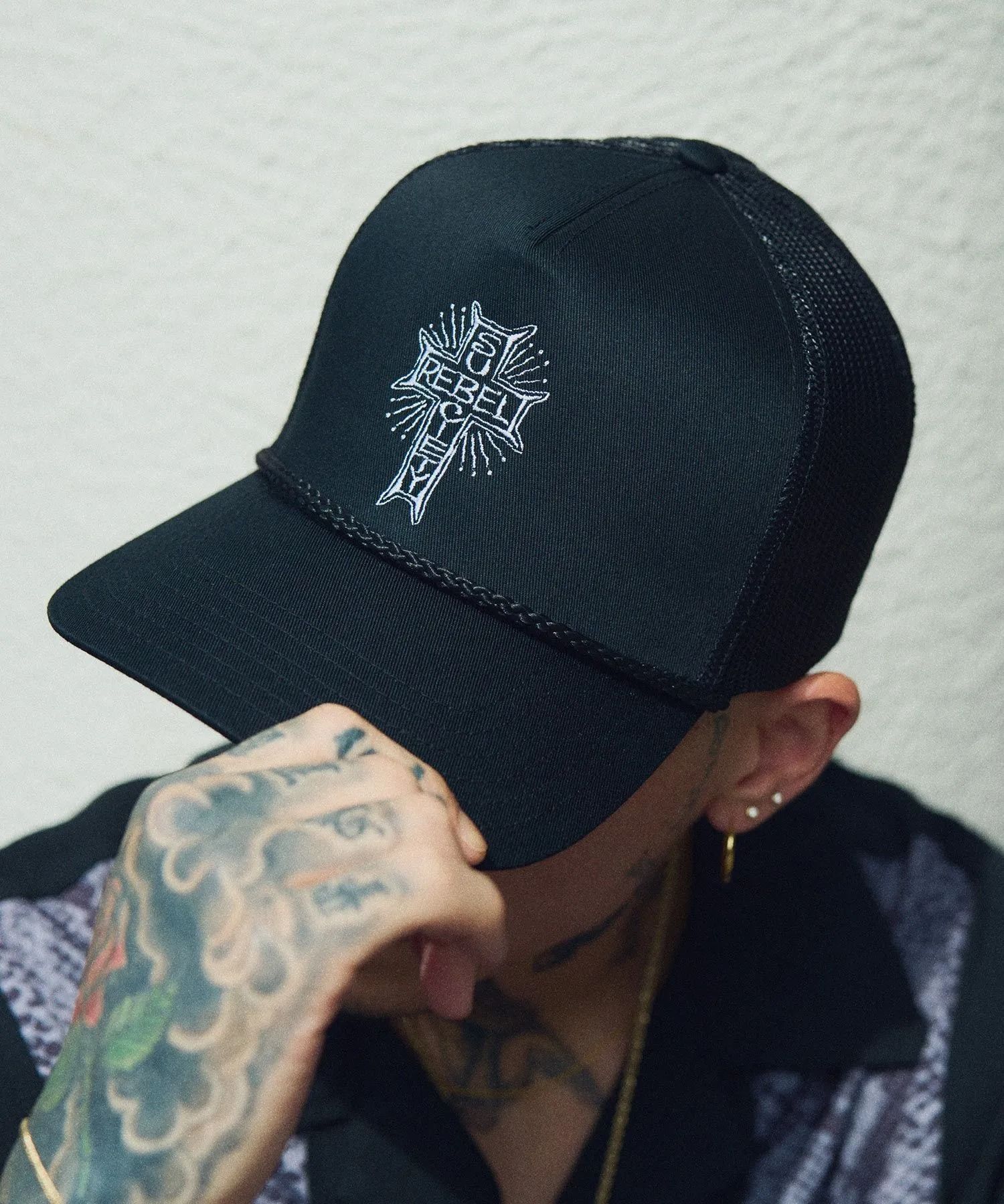 Embroidery mesh cap
