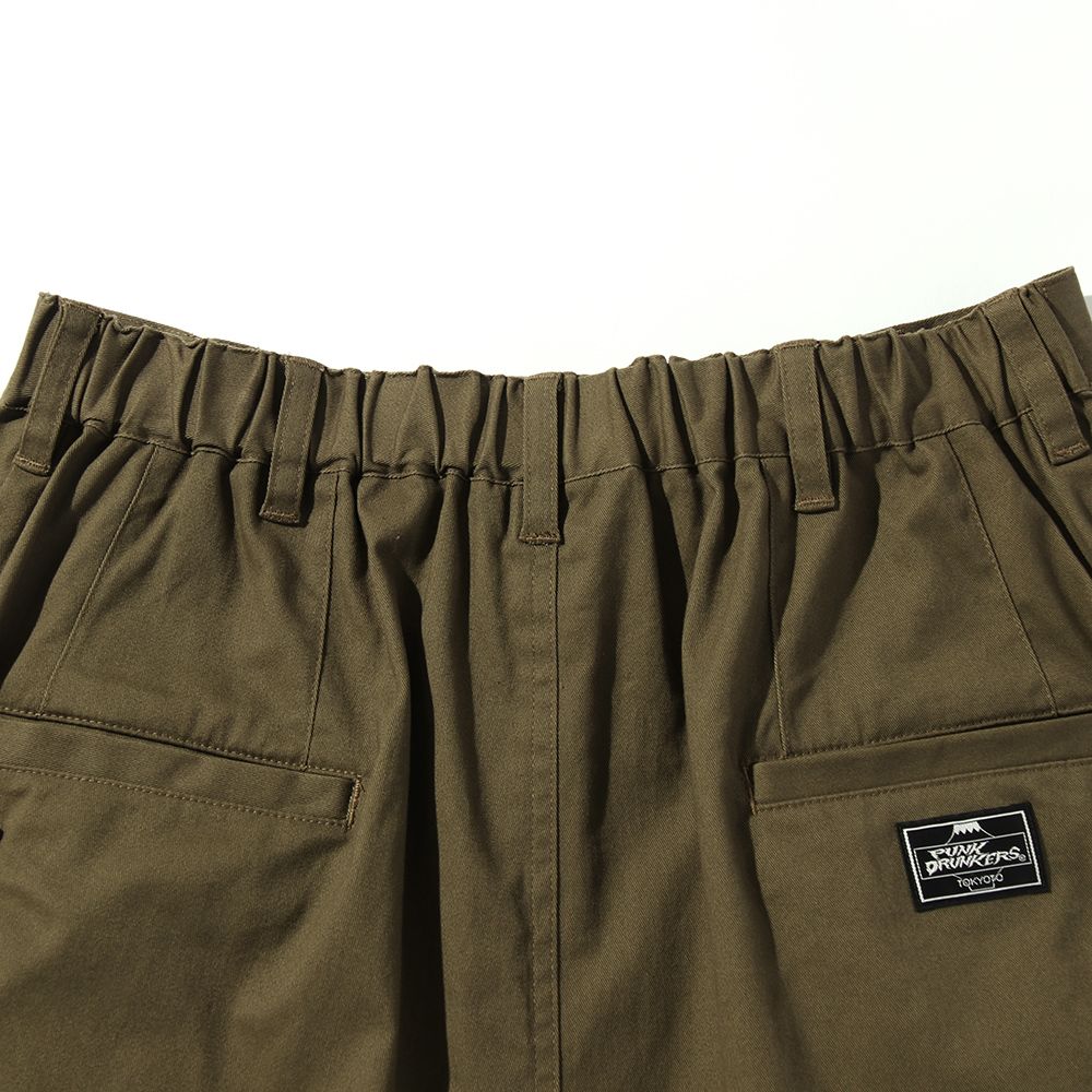 四角ロゴカーゴショーツ