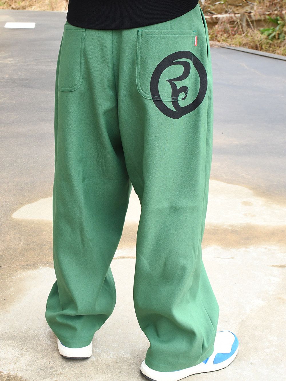 TUCK WIDE-PANTS