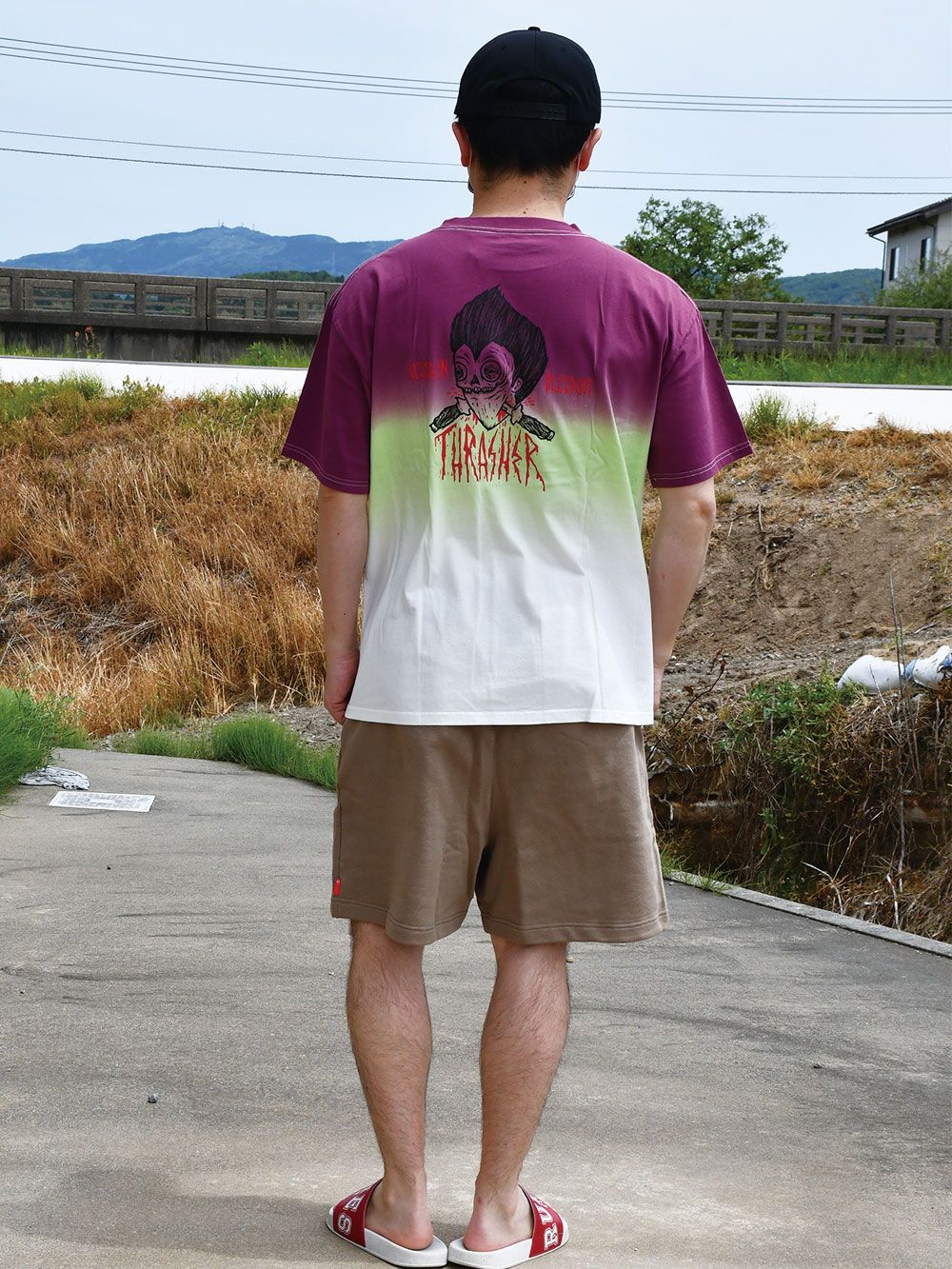 Bleed in Bleed space dye