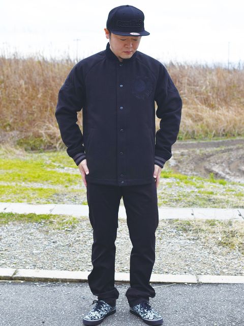 ALL BLACK !!
