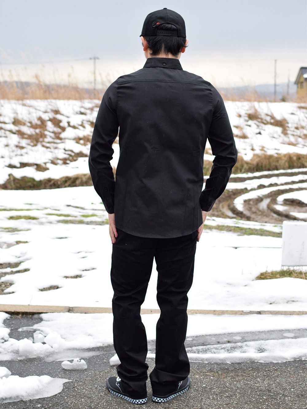 ALL BLACK!!