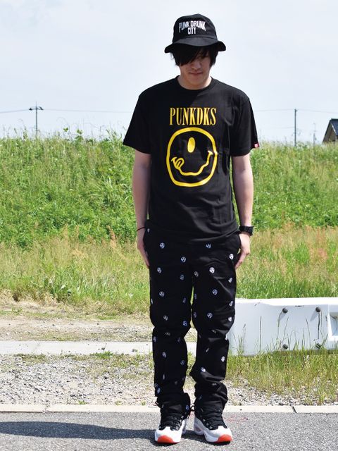 ダークな雰囲気のロックスタイル