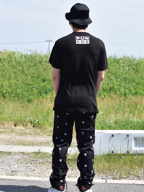 ダークな雰囲気のロックスタイル
